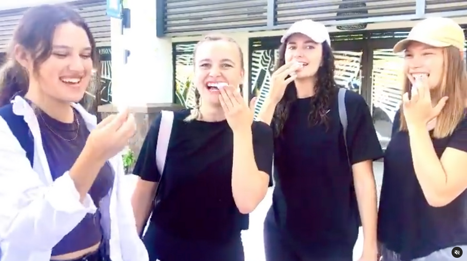 “Feels really clean!” “10/10”!  Small enough to fit in your pocket 👛 and strong enough to avoid dental drills. 🦷