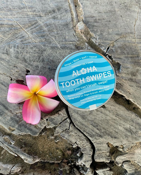 Swipe after every drink! 🍹 ☕️ Keep those pearly whites, White! Swipe after wine 🍷, coffee ☕️, citrus 🍊 , juices, kombucha, lemon water 🍋 sodas 🥤 , etc. 🦷 Clean off acidic drinks and sugars on the go! 💨