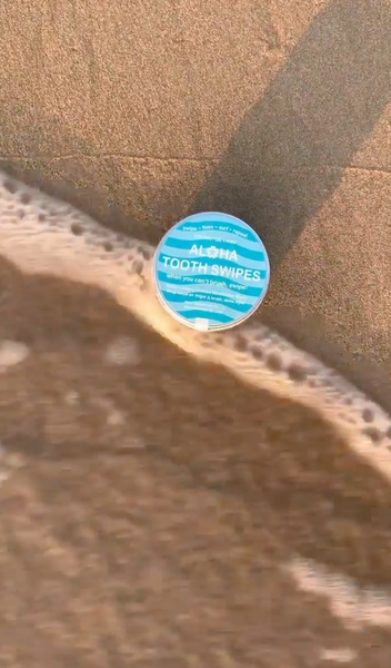 For teeth as smooth as the ocean 🌊, start swiping daily with #AlohaBriteTooth Swipes. Made by a dentist 🦷 on Maui 🏝. Rooted in science 👩🏻‍⚕️. Biodegradable 🌱